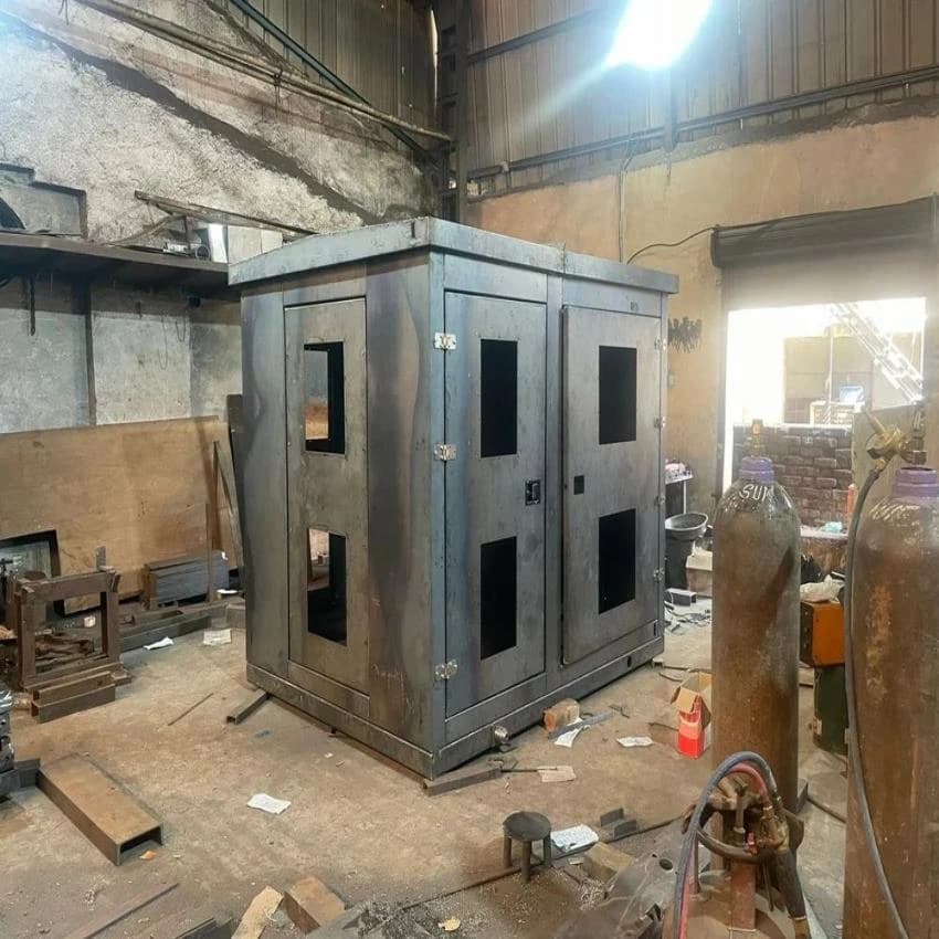 Mild Steel Three Phase Dry Type Transformer Enclosure, Rectangular