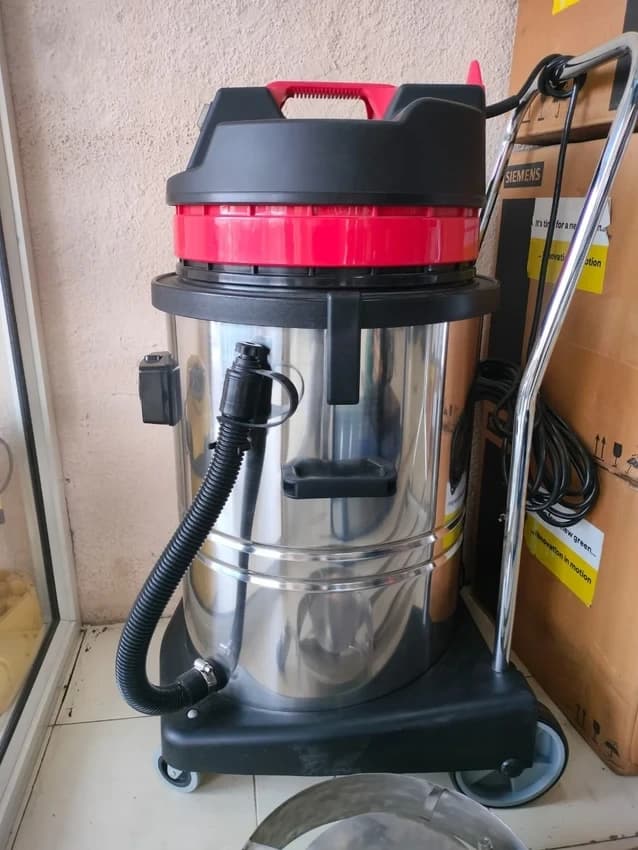 2000W Wet & Dry Industrial Vacuum Cleaner
