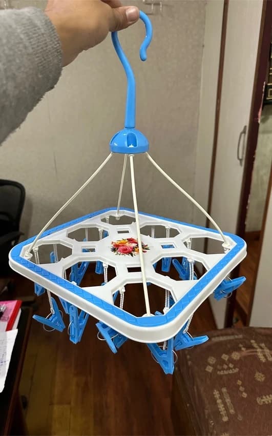 24 Clips Plastic Cloth Hanger
