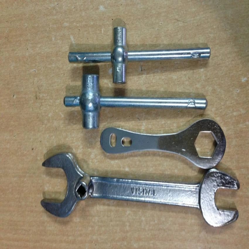 MS Cylinder Valve Key, For Industrial