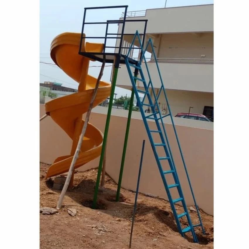 Yellow (Slide Color) FRP Playground Spiral Slide, Age Group: 6 Years