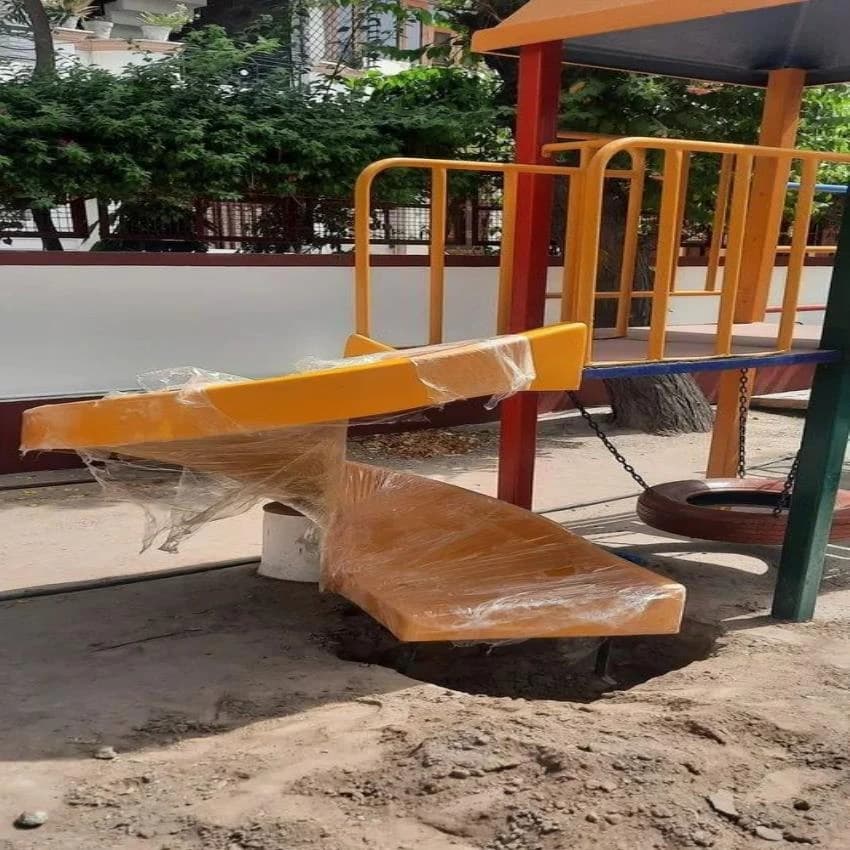 Yellow Fibreglass Fiberglasd Spiral Slide, For Playground, Age Group: 5 To 6yr