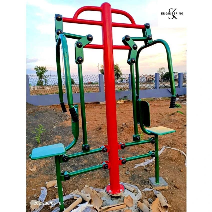 Double Seated Outdoor Chest Press