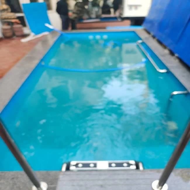 Hydrotherapy swimming pool