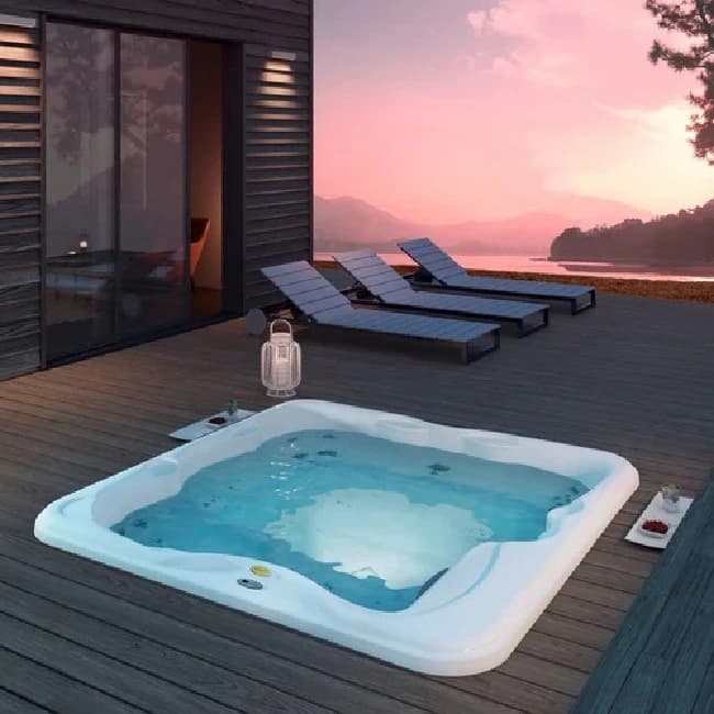 Jacuzzi Swimming Pool