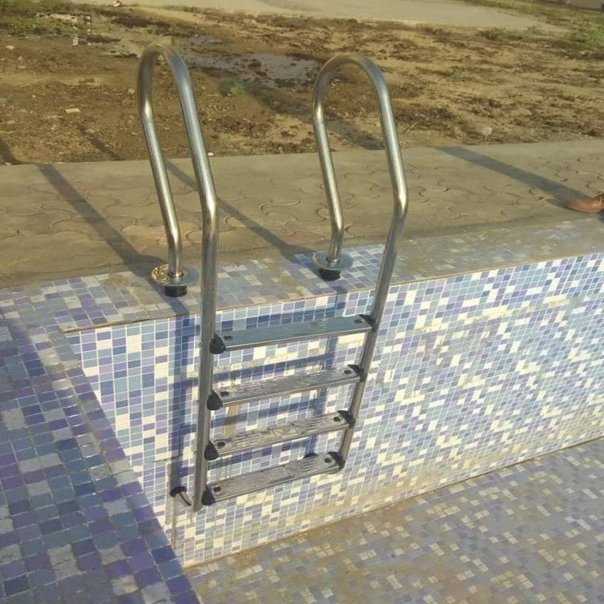 Silver Stainless Steel SS Swimming Pool Ladder
