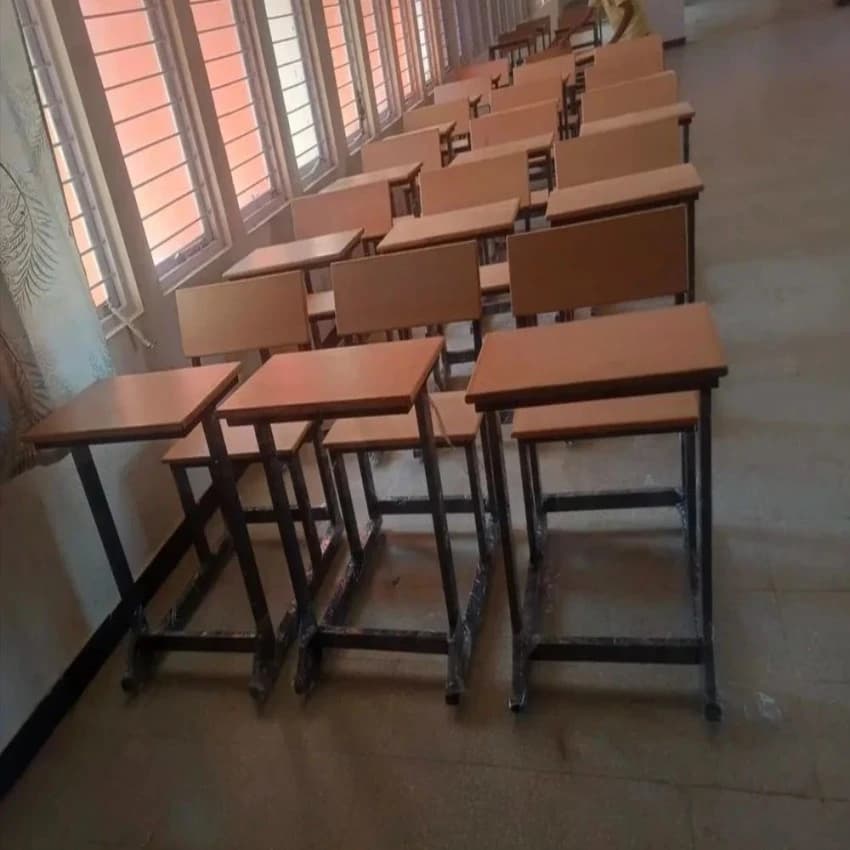 Iron Wooden Single Seater Student Desk, For School / College
