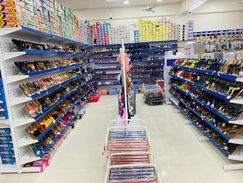Stainless Steel Footwear Display Racks, 7