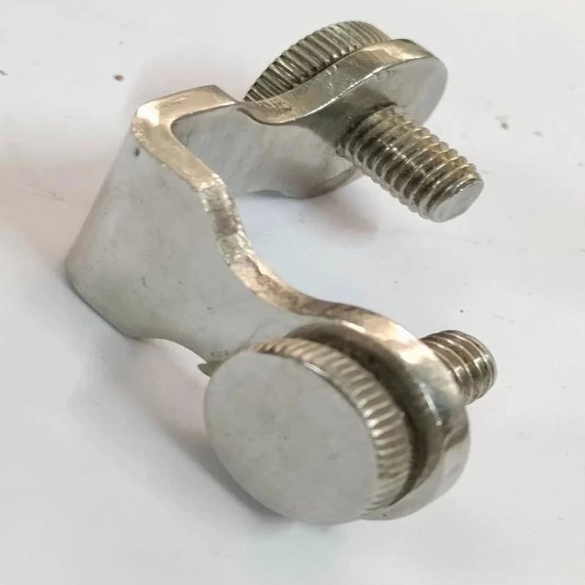 2 Side Stainless Steel Glass Bracket, For Fitting Works, Size: 5mm (thickness)