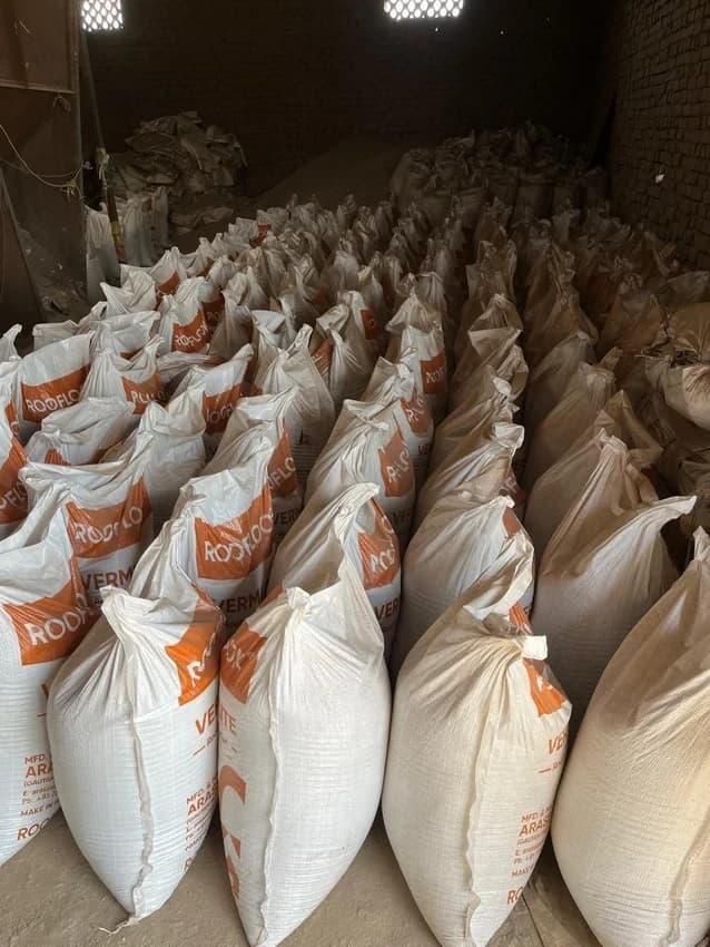 Powder Brown Rooflock Exfoliated Vermiculite For Construction, Packaging Size: 25 Kg, 4 mm