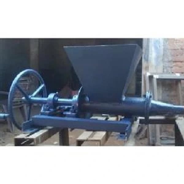 Hand Operated Cow Log Making Machine