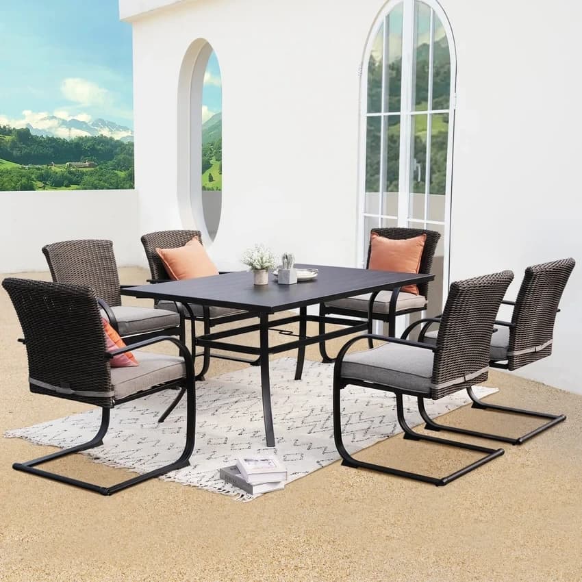 Trendy Wicker Dining Table Set, Seating Capacity: 4 People, For Home, Restaurant