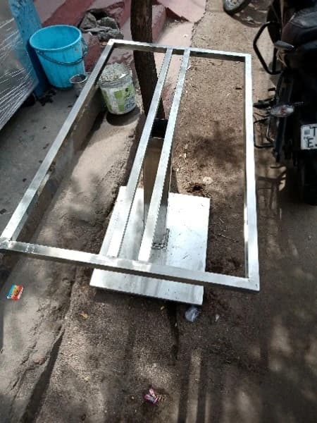 Silver Polished Steel Dining Table, For Restaurant