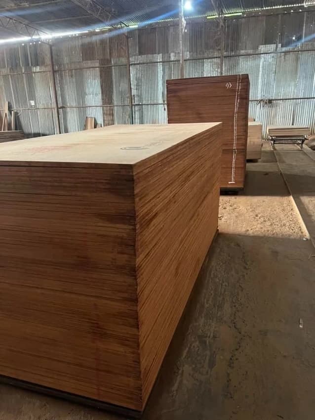 Hardwood Plywood, 8 ft x 4 ft