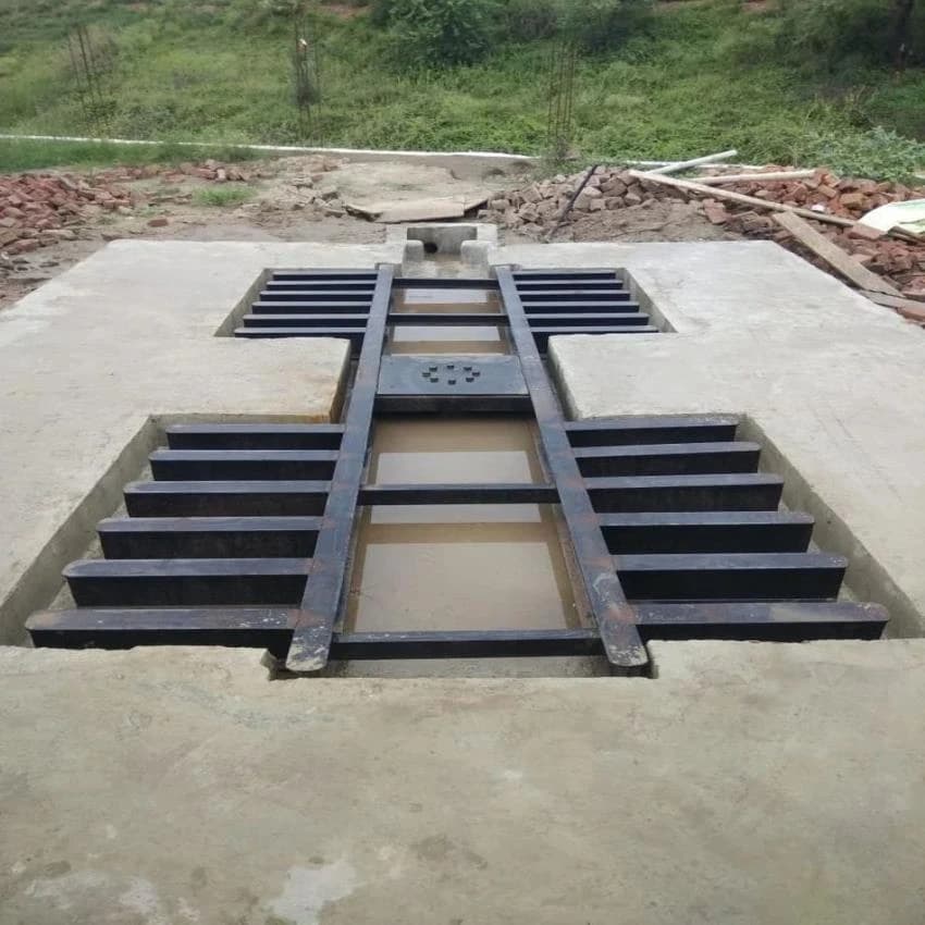 2 Post Mild Steel Four Wheeler Washing Lift, For Servicing, 4-6 tons