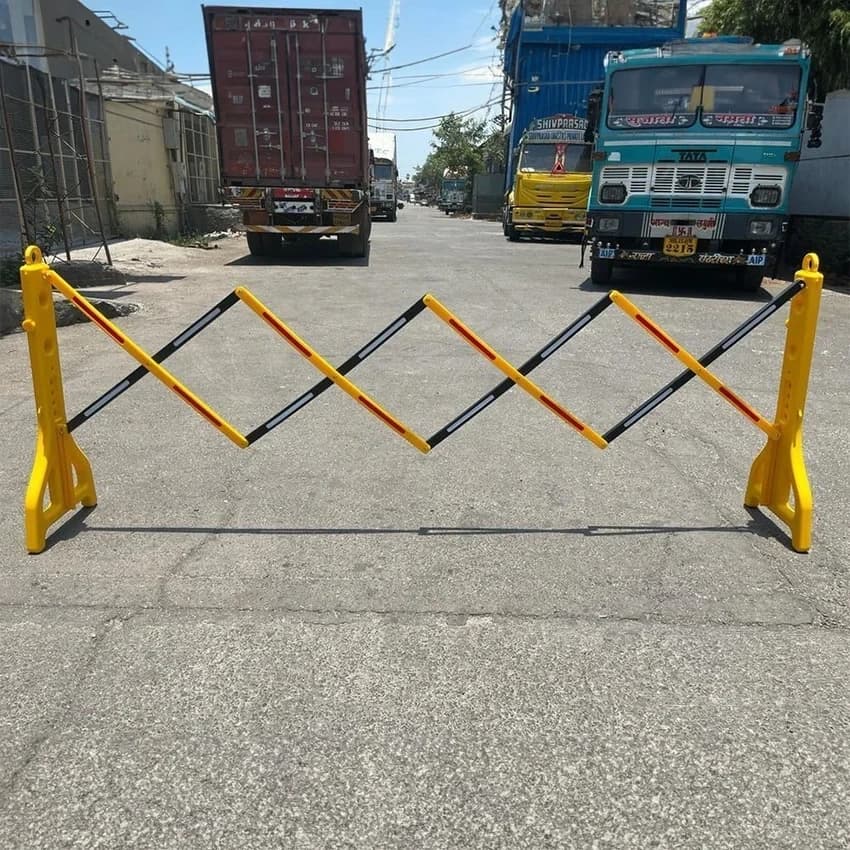 2.5 Mtr Expandable Road Barrier
