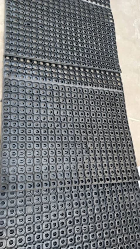 Rubber O Ring Door Mats, 3.25 X 5 Ft