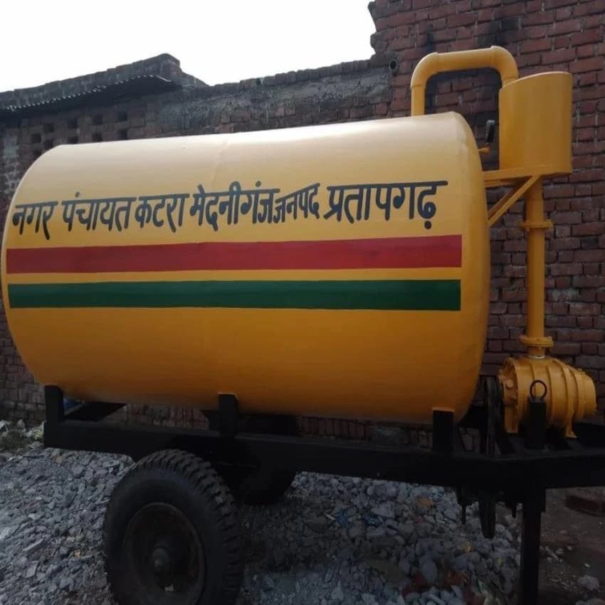 MIX Waste Water Sewer Suction Machine, Capacity: 4000 Ltr, Model Name/Number: Unistar Engineering