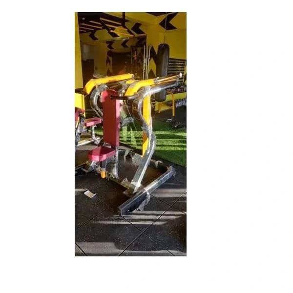 Manual Chest Press Machine