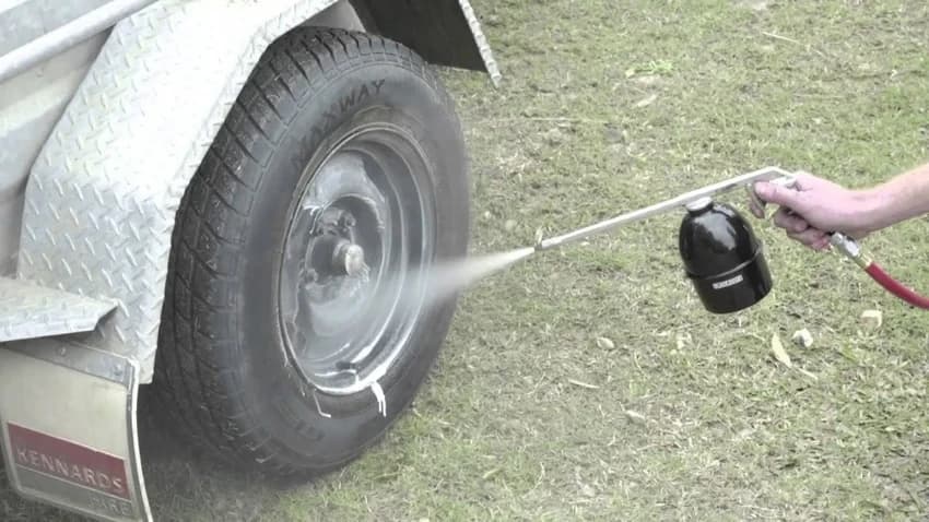 Pneumatic Engine Cleaning Gun with 600 ml Cup Capacity (2 mm Nozzle)