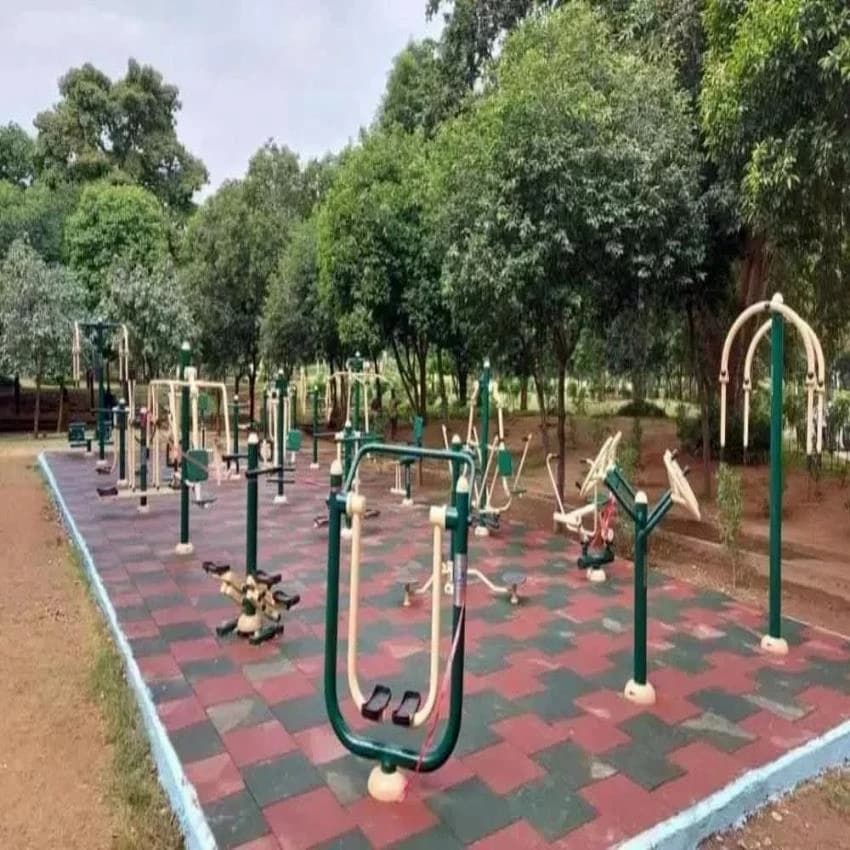 Green Iron Outdoor Playground Equipment, For Open Gym