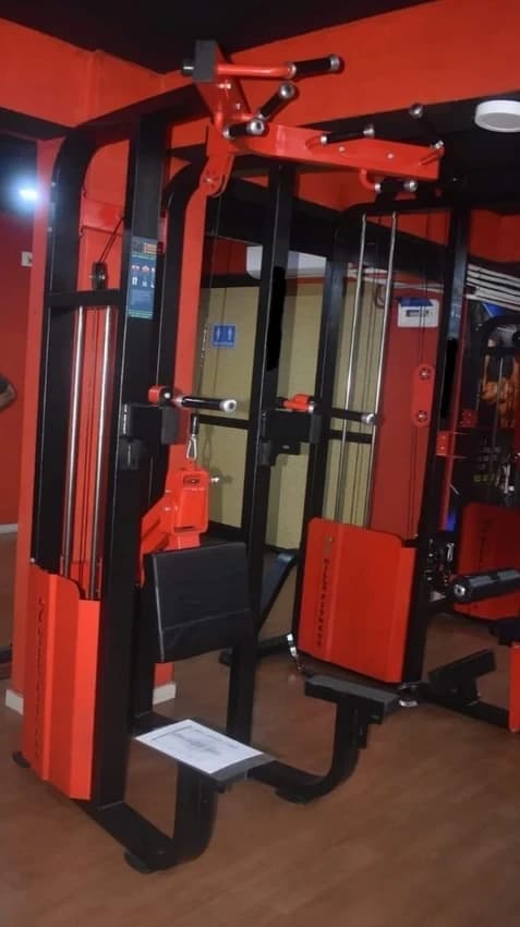 Pec Deck Machine