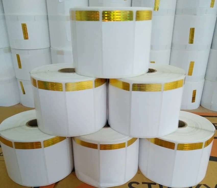 Paper Golden Hot Stamping Hologram Label, Packaging Type: Roll, 70mm X 35mm