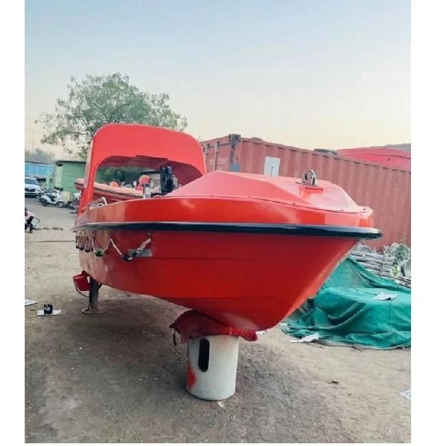 Coated Hydraulic Red Marine Speed Boat, Power Source : Fuel