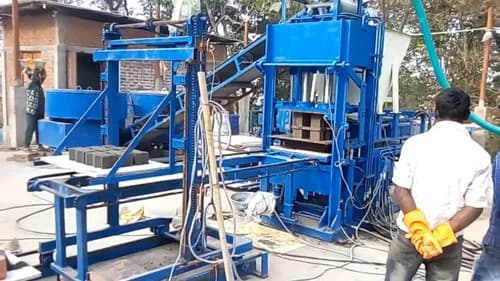 Automatic Hydraulic Paver Block Making Machine, Blocks Per Stroke: 6 Pcs, 100 Ton